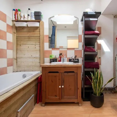 Avec 6 Lits Chez L'hote Privatunterkunft *
